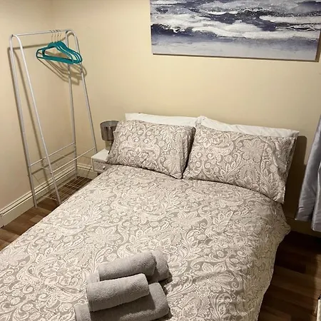 Reading West Homestay Extérieur photo