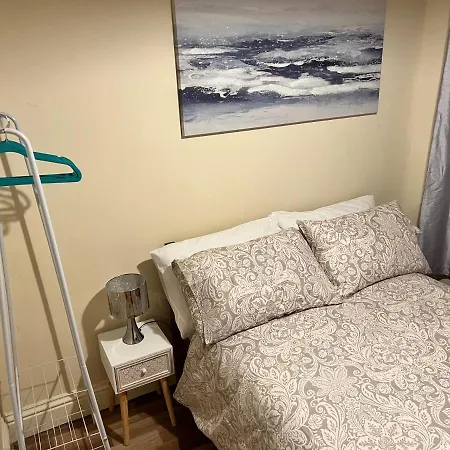 Reading West Homestay Extérieur photo