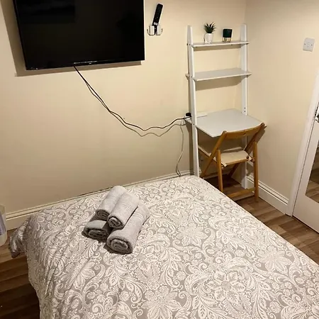 Reading West Homestay Extérieur photo