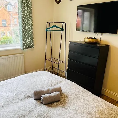 Reading West Homestay Extérieur photo