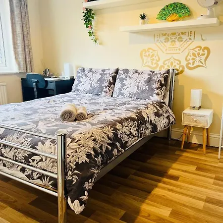 Reading West Homestay Extérieur photo